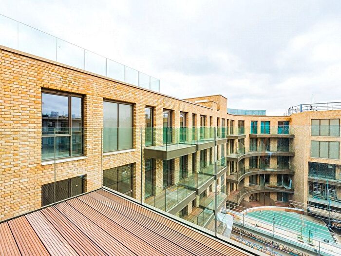 2 Bedroom Flat For Sale In Queens Wharf, Crisp Road, W6