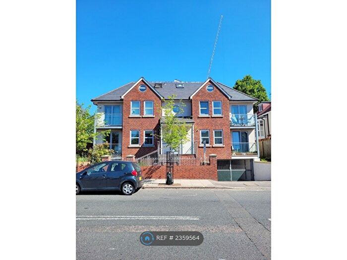 2 Bedroom Flat To Rent In Natalie Court, London, NW4