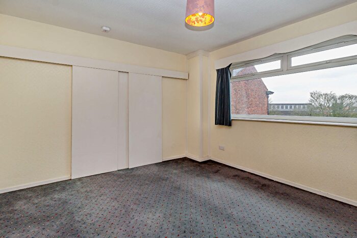 1 Bedroom Flat For Sale In Old Hall Road, Sale, Greater Manchester, M33