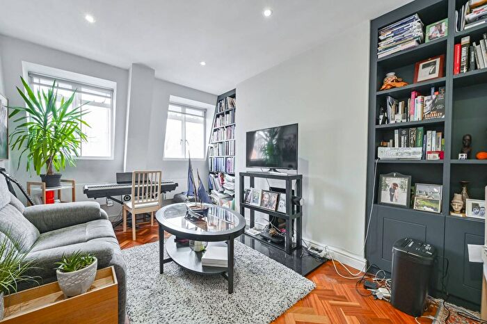 1 Bedroom Flat For Sale In Marylebone High Street, Marylebone, London, W1U