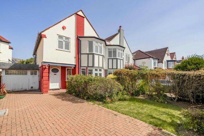 5 Bedroom Property To Rent In Burlington Road, Osterley, Isleworth, TW7