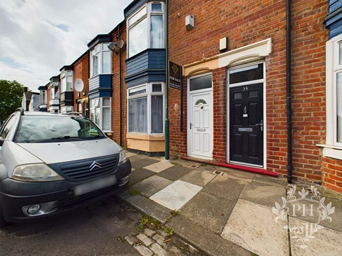 3 Bedroom Terraced House For Sale In Cromwell Road, South Bank, Middlesbrough, TS6