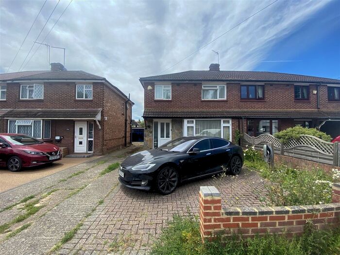 3 Bedroom Semi-Detached House To Rent In Fairway Avenue, West Drayton, UB7