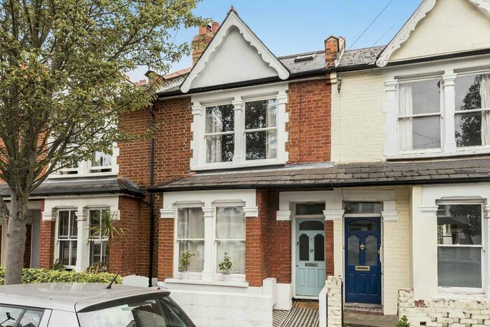 3 Bedroom Property To Rent In Geraldine Road, London, W4
