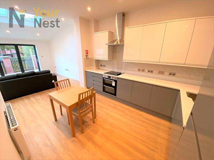2 Bedroom Apartment To Rent In Ash Road, Leeds, , En-Suite Bathrooms, LS6