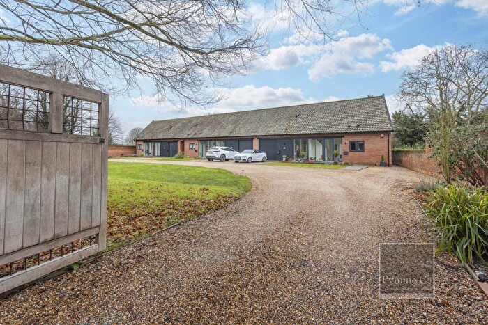 4 Bedroom Barn Conversion For Sale In The Walled Garden, Bowthorpe, NR5