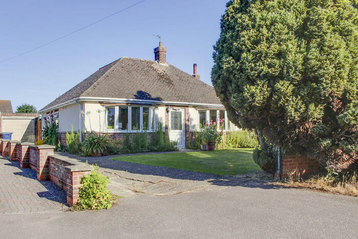 2 Bedroom Detached Bungalow To Rent In Huntingdon Road, PE19