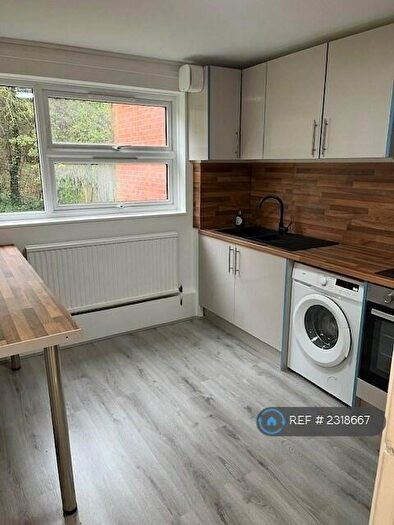 2 Bedroom Flat To Rent In Summers Close, Wembley, HA9