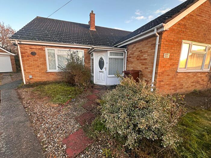 3 Bedroom Detached Bungalow To Rent In Ollands Road, NR17
