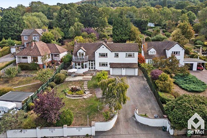 5 Bedroom Detached House For Sale In New Road, Southam, Cheltenham, GL52
