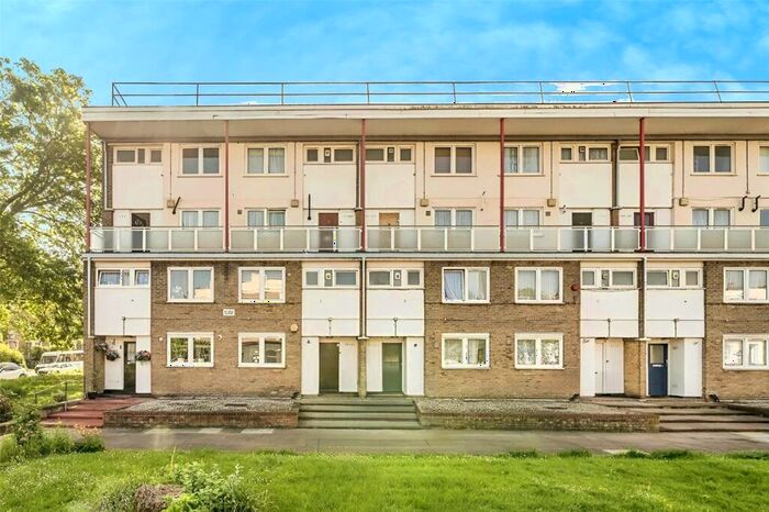 3 Bedroom Flat To Rent In St. Donatts Road, London, SE14