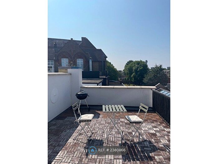 1 Bedroom Flat To Rent In Queens Park, London, W10