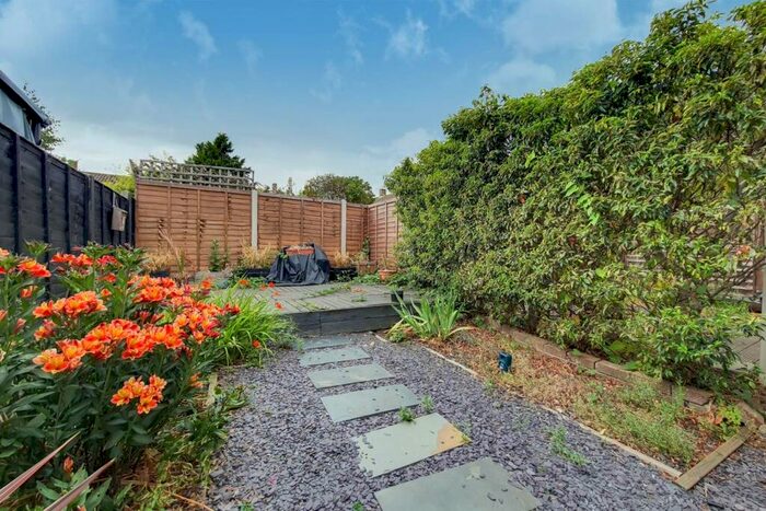 2 Bedroom Maisonette To Rent In Apsley Road, South Norwood, London, SE25