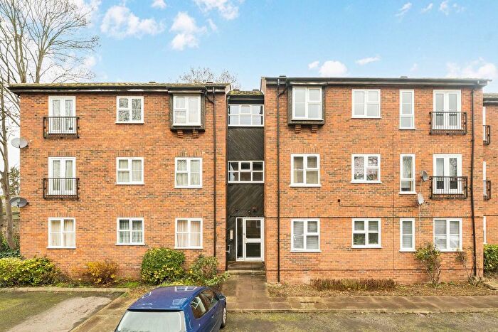 2 Bedroom Property For Sale In Monarch Mews, Streatham, SW16
