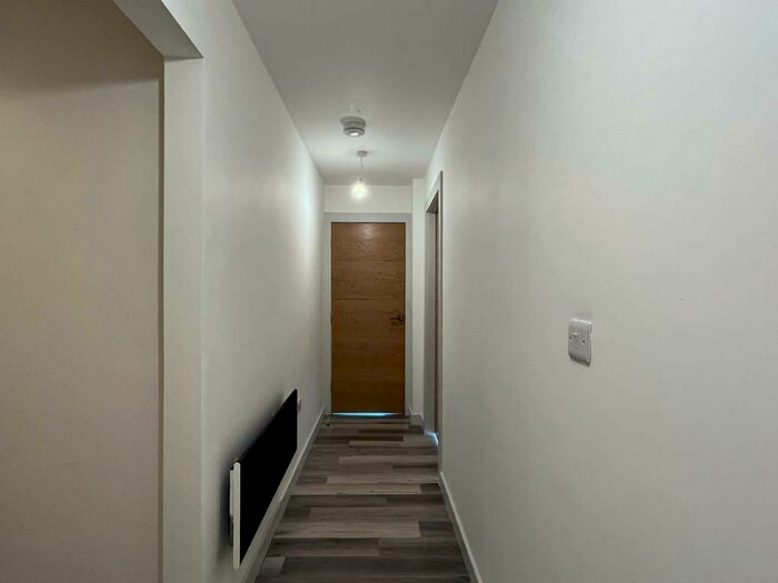 2 Bedroom Flat To Rent In Flat West Bars, Chesterfield, Derbyshire, S40