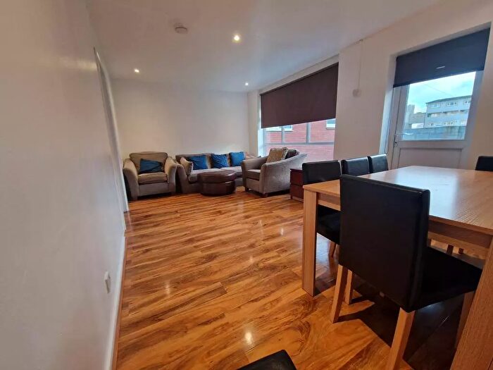 4 Bedroom Detached Bungalow To Rent In Limes Avenue, Chigwell, IG7