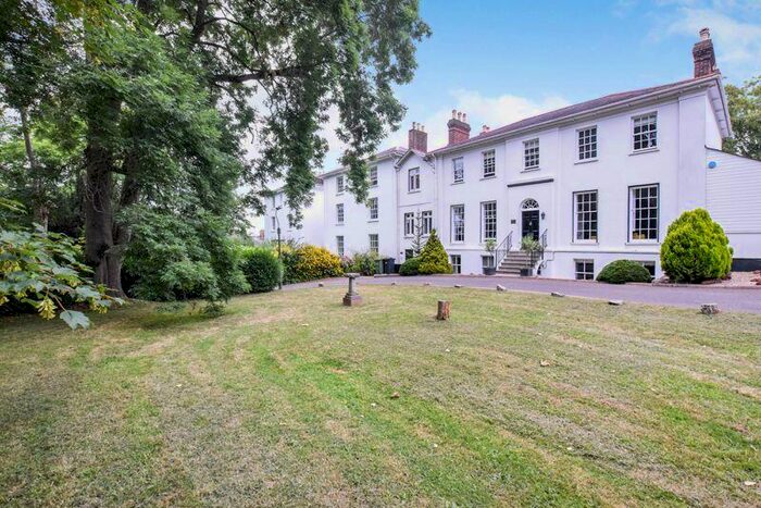 3 Bedroom Flat For Sale In Heavitree Park, Exeter, EX1