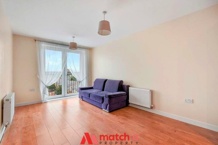 2 Bedroom Flat To Rent In Taywood Road, Northolt, UB5