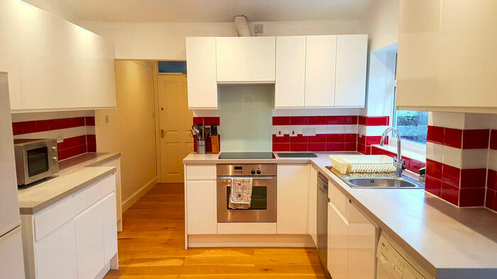 4 Bedroom Terraced House To Rent In Broadlands Road, SO17