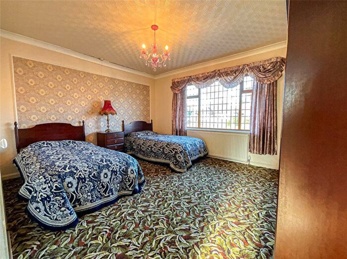 3 Bedroom Bungalow For Sale In Amington Road, Tamworth, Staffordshire, B77