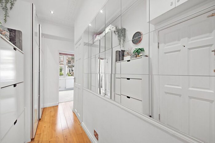1 Bedroom Flat For Sale In Huntingdon Street, Barnsbury, N1