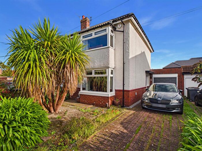 3 Bedroom Semi Detached House For Sale In Monks Avenue, West Monkseaton, NE25