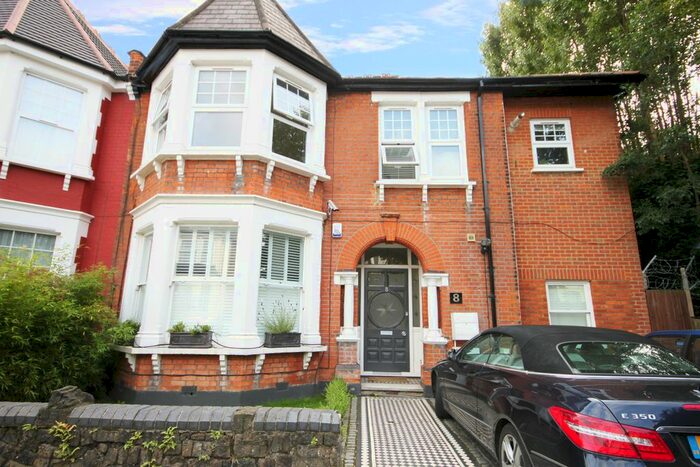 1 Bedroom Flat To Rent In Haslemere Road, Winchmore Hill, N21