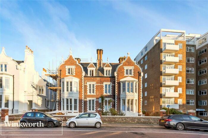 Studio To Rent In Medina Villas, Hove, East Sussex, BN3