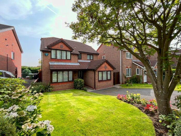 4 Bedroom Detached House For Sale In Chadwick Crescent, Oxford Park Dewsbury, WF13