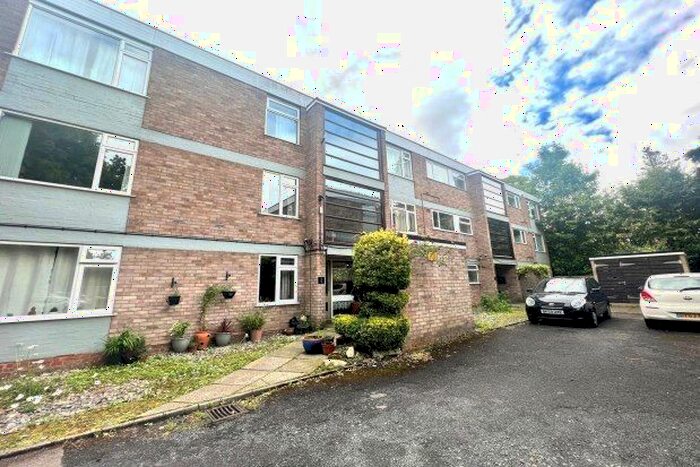 2 Bedroom Flat To Rent In Russell Road, Birmingham, B13