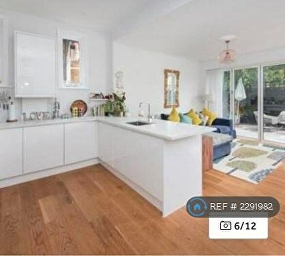 2 Bedroom Flat To Rent In New Church Road, Hove, BN3