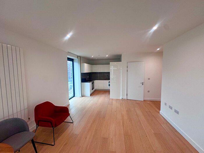 2 Bedroom Flat To Rent In Royal Crest Avenue, London, E16