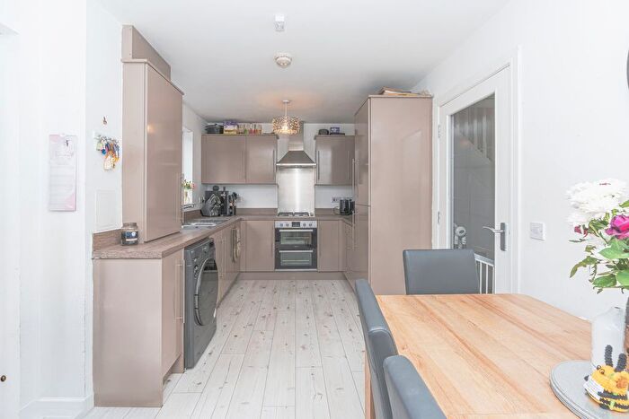 3 Bedroom Terraced House For Sale In Hilton Road, Cowdenbeath, KY4