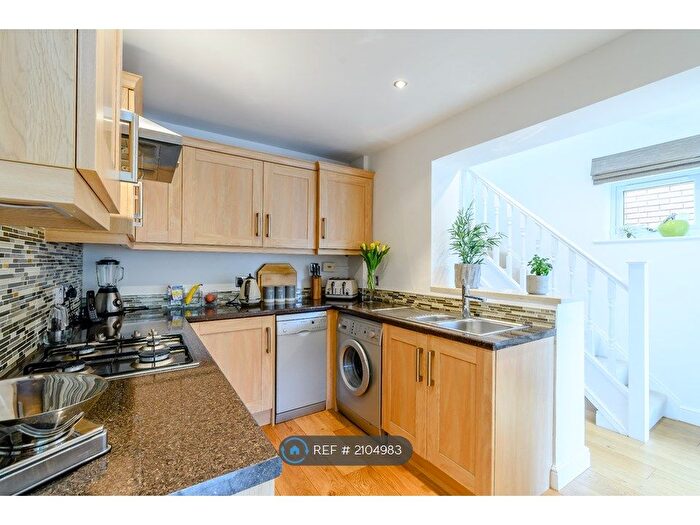 5 Bedroom Detached House To Rent In Newstead Drive, Southam, CV47