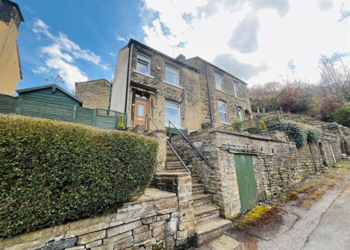 1 Bedroom Semi Detached House For Sale In Wood End Road, Armitage Bridge, Huddersfield, HD4