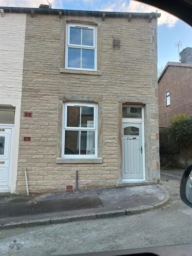 2 Bedroom End Of Terrace House To Rent In Stoney Street, Burnley, BB11