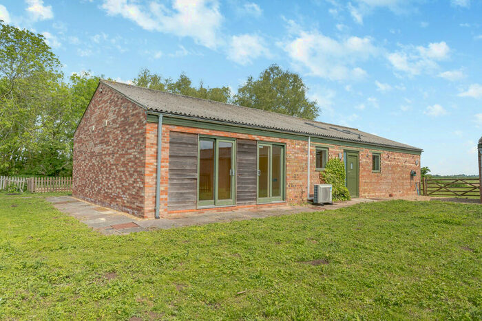 4 Bedroom Barn Conversion For Sale In Oakhurst Farm Crowland Road Eye Peterborough - Lot, PE6