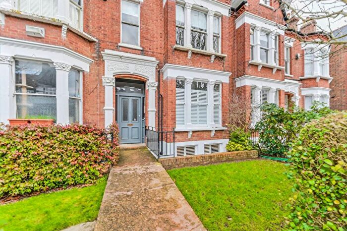 3 Bedroom Flat To Rent In Talbot Road, Highgate, London, N6
