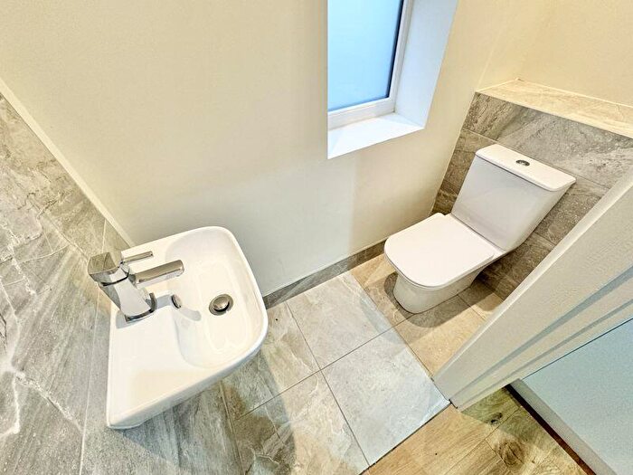 4 Bedroom Detached House For Sale In The Glade, Grimsby, DN34