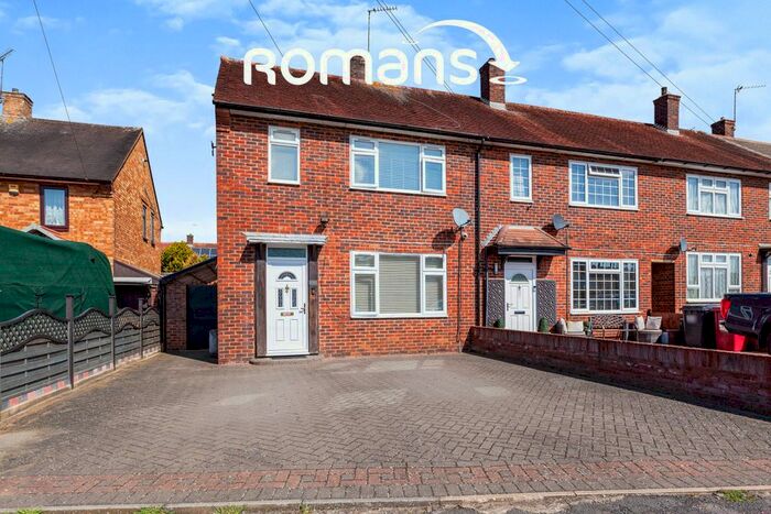 4 Bedroom End Of Terrace House To Rent In Doddsfield Road, Slough, SL2