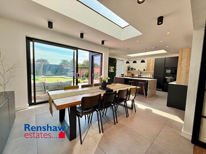 4 Bedroom Detached House For Sale In Heanor Road, Ilkeston, Derbyshire, DE7