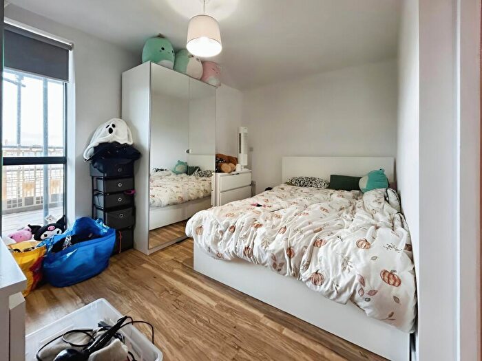 2 Bedroom Apartment To Rent In Aire, Cross Green Lane, Leeds, West Yorkshire, LS9