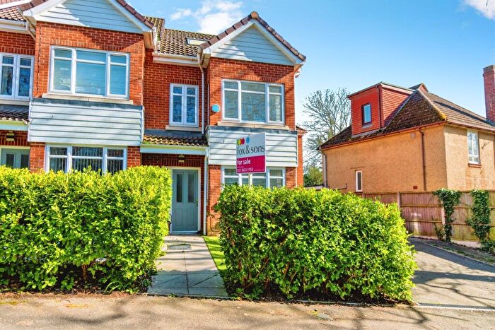 4 Bedroom End Of Terrace House For Sale In Old Mill Way, Southampton, SO16