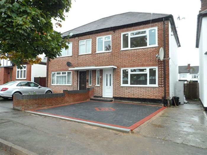 3 Bedroom Semi-Detached House To Rent In Beechwood Avenue, Ruislip, HA4