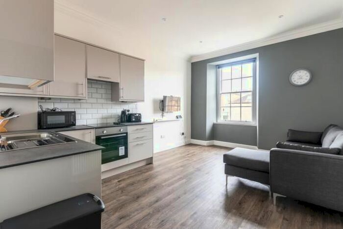 2 Bedroom Flat To Rent In Nicolson Street, Edinburgh, EH8