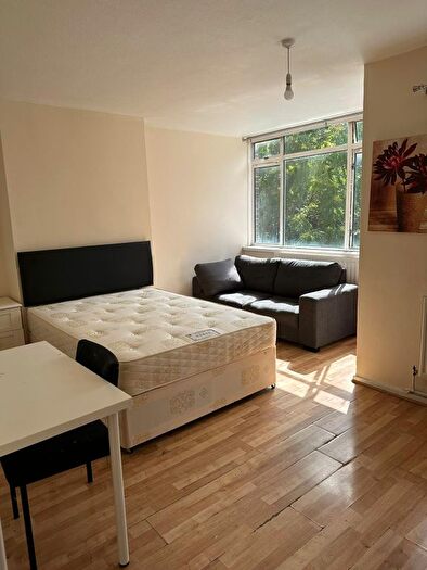 4 Bedroom Maisonette To Rent In Varden Street, Shadwell/Commercial Road, E1