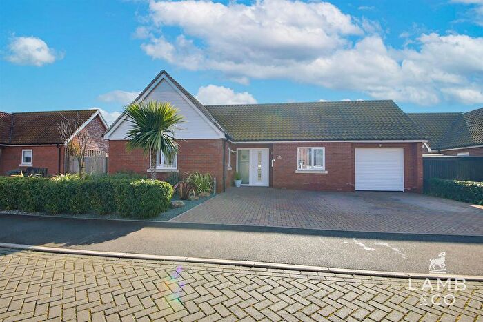 3 Bedroom Detached Bungalow For Sale In The Oaks, Great Oakley, CO12