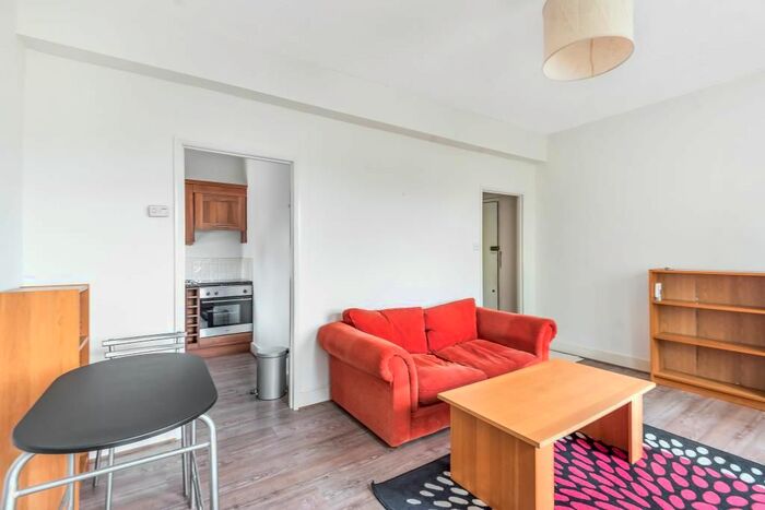 1 Bedroom Flat To Rent In Surbiton, Kingston Upon Thames, KT1