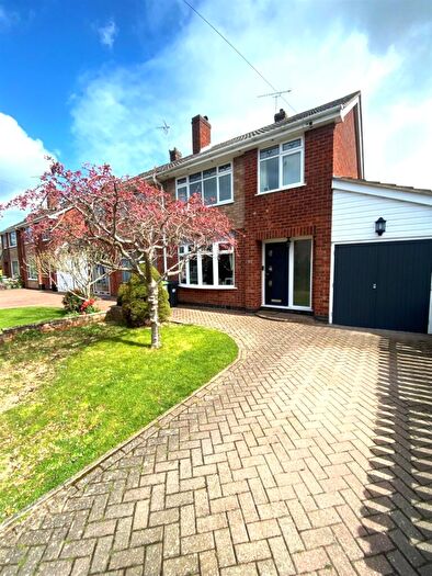 3 Bedroom Semi Detached House For Sale In Clinton Lane, Kenilworth, CV8