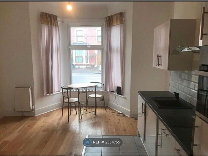 Studio To Rent In Ilford, Ilford, IG1